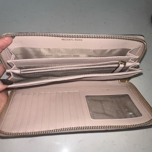 Michael Kors Wallet - Picture 2 of 3